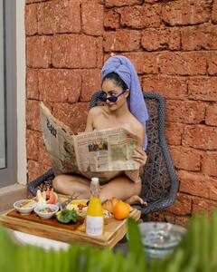 Aashram Actress: गजब की ग्लैमरस हैं 'आश्रम' सीरीज की ये एक्ट्रेस, ओटीटी पर हैं बेहद पॉप्युलर