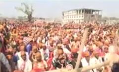 Lakhimpur Kheri में गरजे CM Yogi, बोले- 'एक आतंकवादी का पिता SP का प्रचार कर रहा'