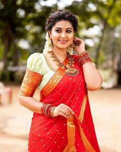 Actress Sneha : சிரிப்பழகி சினேகாவின் லேட்டஸ்ட் இன்ஸ்டா கிளிக்ஸ்!