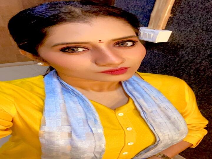 bigboss priyanka deshpande new getup like 96 movie heroine trisha Priyanka in Trisha Getup : அச்சு அசலா திரிஷா போலவே மாறிய பிக்பாஸ் பிரியங்கா...! வைரலாகும் ஜானு கெட்டப்..!