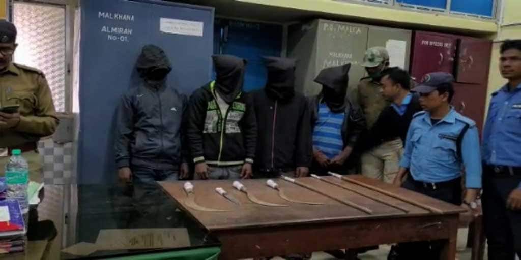 Malda News: পুলিশের তৎপরতায় মালদায় ডাকাতির ছক বানচাল, গ্রেফতার ৪ Malda News Update: Police foiled a robbery in Malda Malda News: পুলিশের তৎপরতায় মালদায় ডাকাতির ছক বানচাল, গ্রেফতার ৪