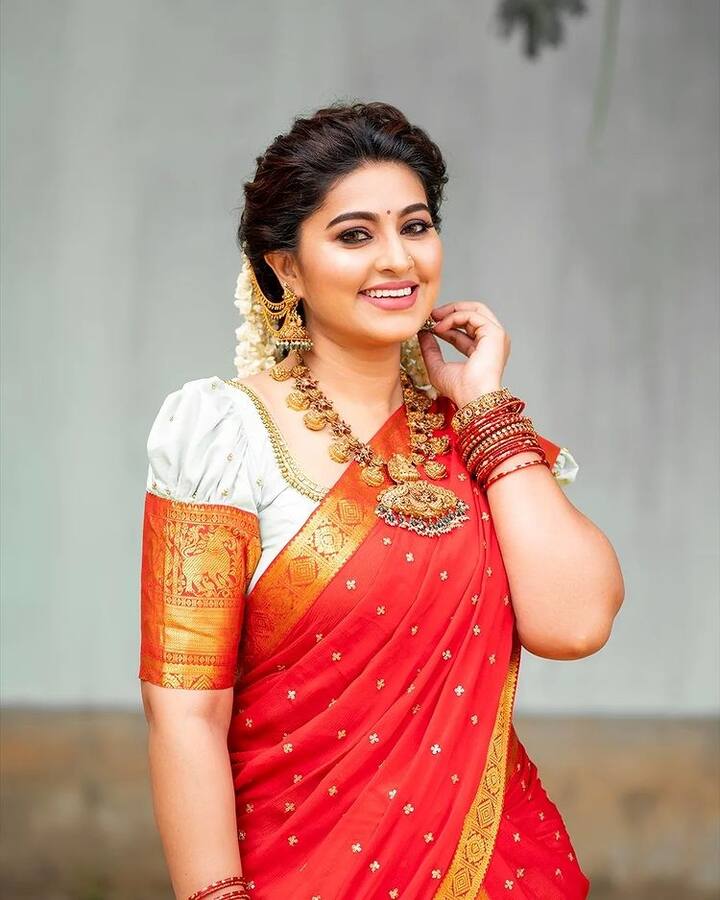 பல்லாங்குழியின் வட்டம் பார்த்தேன் ஒற்றை நாணயம் ..