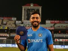 टीम इंडिया के लिए आवेश खान ने किया टी20 इंटरनेशनल डेब्यू, वेस्टइंडीज के खिलाफ प्लेइंग इलेवन में मिली जगह