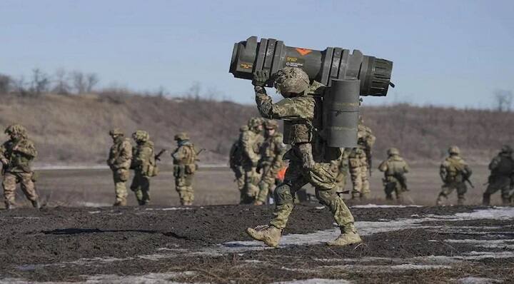 Russia-Ukraine Crisis: Indian Embassy Requests Nationals To Leave Ukraine Temporarily Russia-Ukraine Crisis: યુક્રેનમાં રહેતા ભારતીય વિદ્યાર્થીઓ બને તેમ જલદી દેશ છોડી દે, દૂતાવાસે જાહેર કરી નવી ગાઇડલાઇન