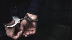 Hookah Bar Raid: লাউঞ্জ বারের আড়ালে গভীর রাত পর্যন্ত চলছিল হুক্কা বার, তল্লাশি অভিযান চালিয়ে গ্রেফতার ৬ । Bangla News