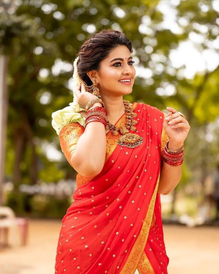 துடிக்கும் கண்களில் கண்மணி பார்த்தேன் ..