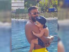 बेटे के साथ पूल में मस्ती करते देखे गए Hardik Pandya, लंबे अरसे से मैदान पर नहीं आए हैं नजर