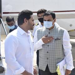 In Pics: కడపలో సీఎం జగన్ టూర్, డిప్యూటీ సీఎం కుమార్తెకు పెళ్లికి హాజరు