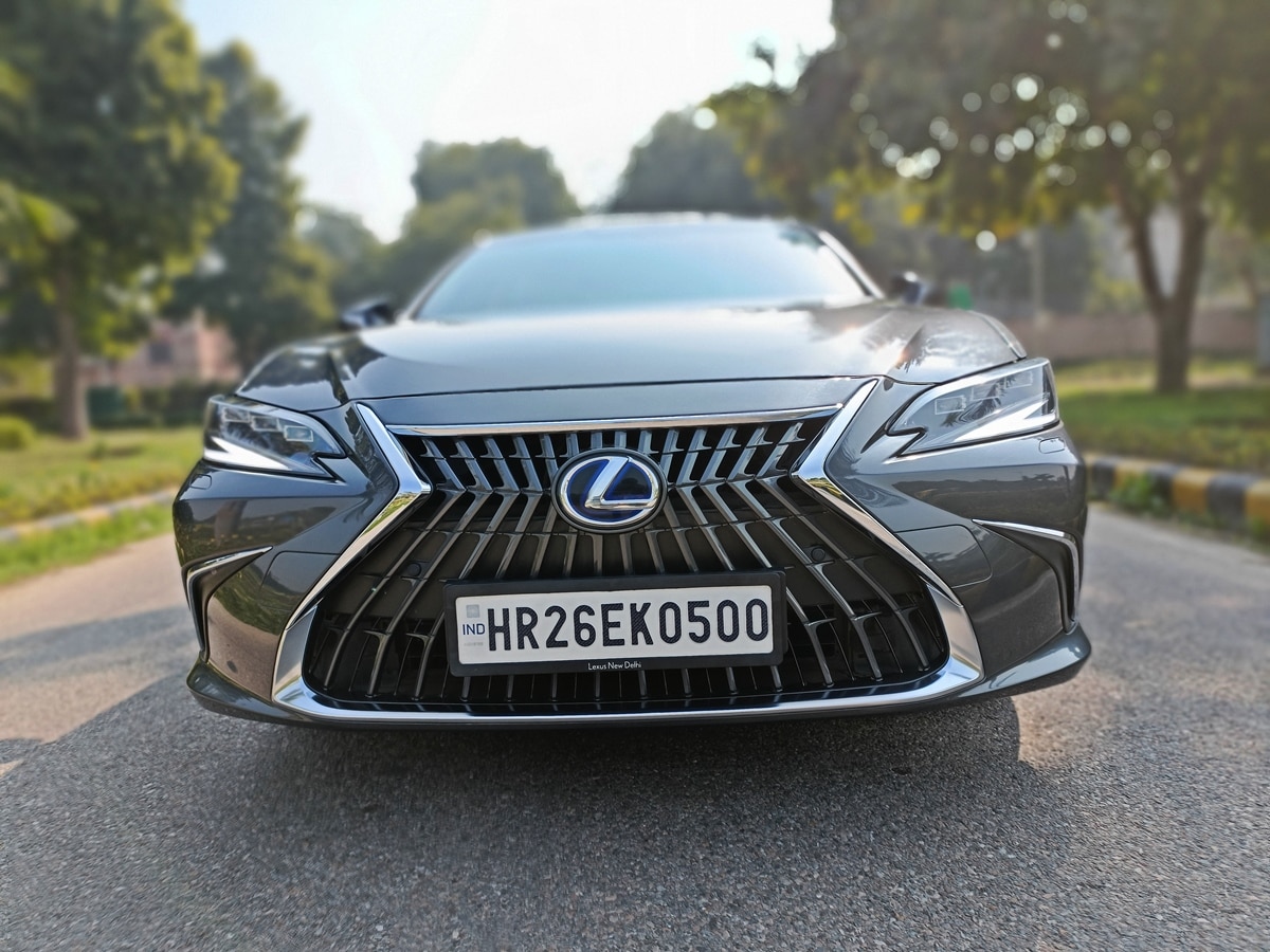 New Lexus ES300h Facelift Review: Know What This Hybrid Sedan Offers In Quality And Looks
