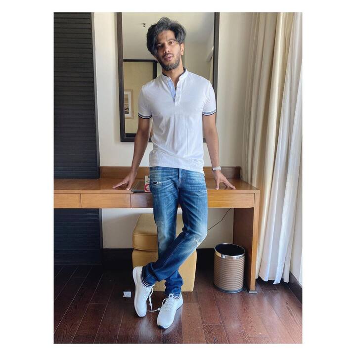 మహానటి సినిమాలో జెమిని గణేషన్ గా నటించారు దుల్కర్ సల్మాన్. సావిత్రి భర్త పాత్రకు జీవం పోశారు. -Image credit: Dulquer Salmaan/Instagram