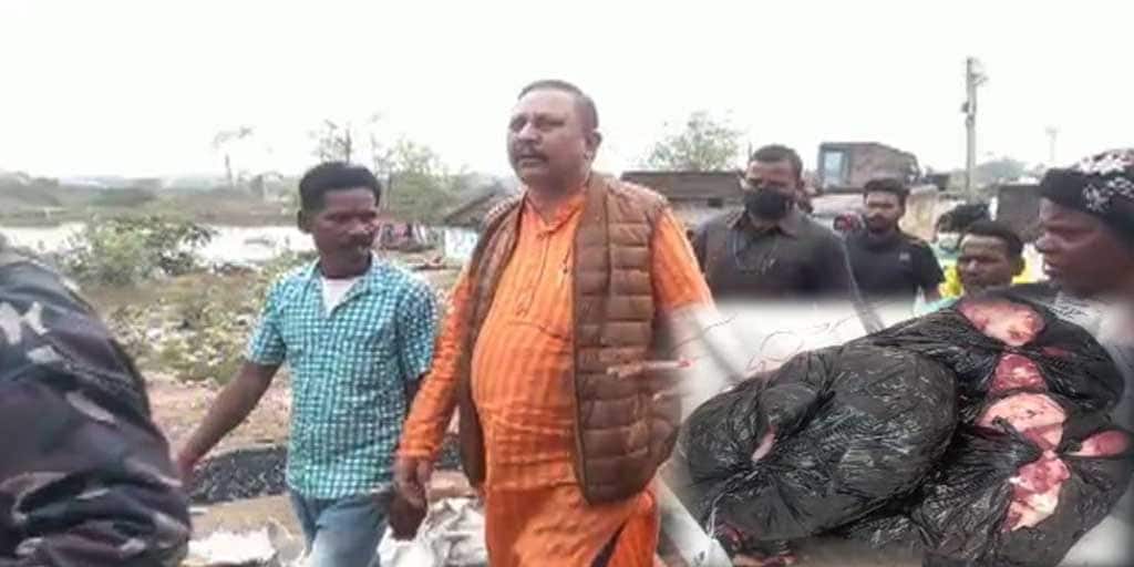 Municipal Election 2022: ভোটারদের মাংস বিলি করে প্রভাবিত করার অভিযোগ, কাঠগড়ায় বিজেপি প্রার্থী Municipal Election 2022: Purulia News Allegedly influencing voters by distributing meat Municipal Election 2022: ভোটারদের মাংস বিলি করে প্রভাবিত করার অভিযোগ, কাঠগড়ায় বিজেপি প্রার্থী