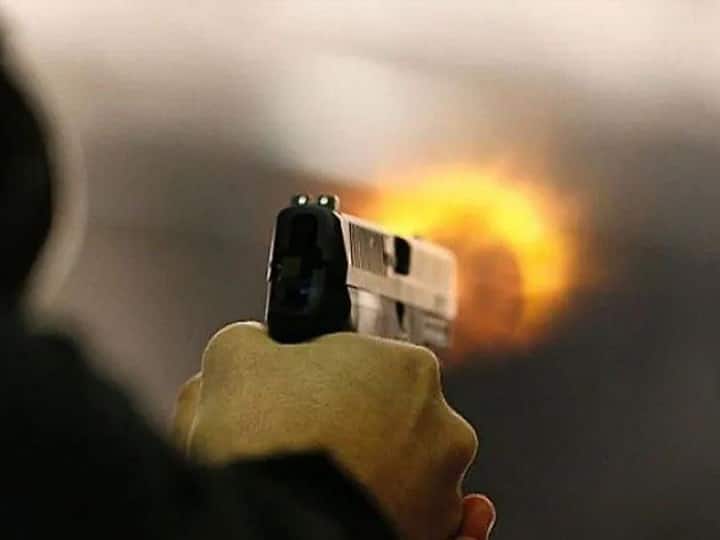 Ghazibad Up Police Female Daroga And Gangster Face Off Two Arrested In Indirapuram ANN | Ghaziabad में महिला दारोगा और बदमाशों के बीच मुठभेड़, लेडी कॉप ने दो को दबोचा