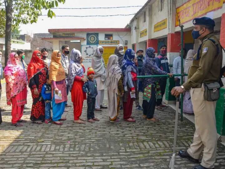 Election 2022 Polling will be held today for 59 seats in UP and for all 117 seats in Punjab Election 2022: यूपीमध्ये आज मतदानाचा तिसरा टप्पा, तर पंजाबमधील सर्वच 117 जागांसाठीही आज होणार मतदान