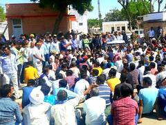 Jodhpur Accident: तेज रफ्तार कार की टक्कर से बाइक सवार दंपति की मौत, ग्रामीणों ने थाने के बाहर किया जोरदार प्रदर्शन