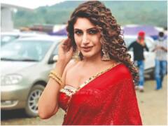 फोटोशूट बीच में छोड़ जब नागिन ने दिखाए 'ऊ अंटावा' पर किलर मूव्स, फैंस बोले- मार ही डालोगी