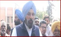 ਵੋਟ ਪਾਉਣ ਤੋਂ ਬਾਅਦ ਮਜੀਠੀਆ ਦਾ ਸਿੱਧੂ 'ਤੇ ਹਮਲਾ | Abp Sanjha