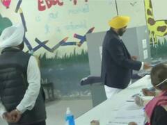 Election 2022: पंजाब-यूपी में वोटिंग जारी, भगवंत मान, शिवपाल समेत कई दिग्गज नेताओं ने डाला वोट, देखें Photos