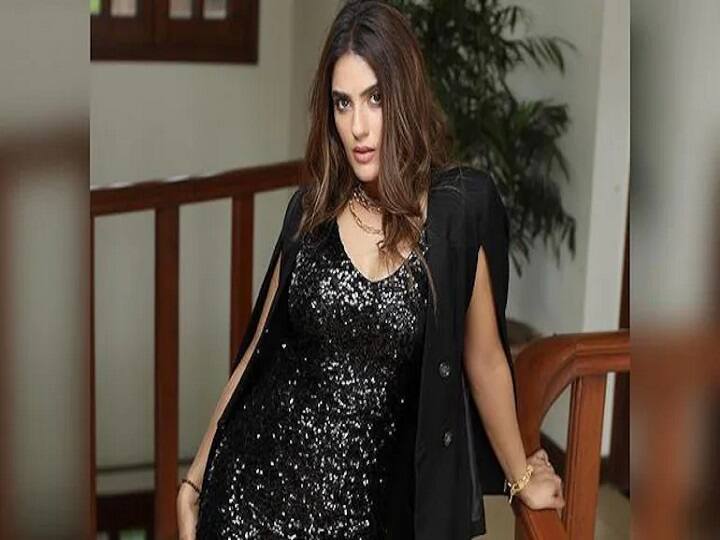 Crime : அளவுக்கு மீறி குடித்துவிட்டு, பெண் கான்ஸ்டபுளை அடித்த தமிழ் நடிகைக்கு நீதிமன்ற காவல்.. Tamil Actress kavya thapar who grabbed the collar of the police and insulted with cuss words drunk and drive Crime : அளவுக்கு மீறி குடித்துவிட்டு, பெண் கான்ஸ்டபுளை அடித்த தமிழ் நடிகைக்கு நீதிமன்ற காவல்..