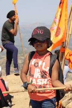 Kalsubai : फलटणच्या सात वर्षाच्या  स्वराने केले कळसुबाई शिखर सर