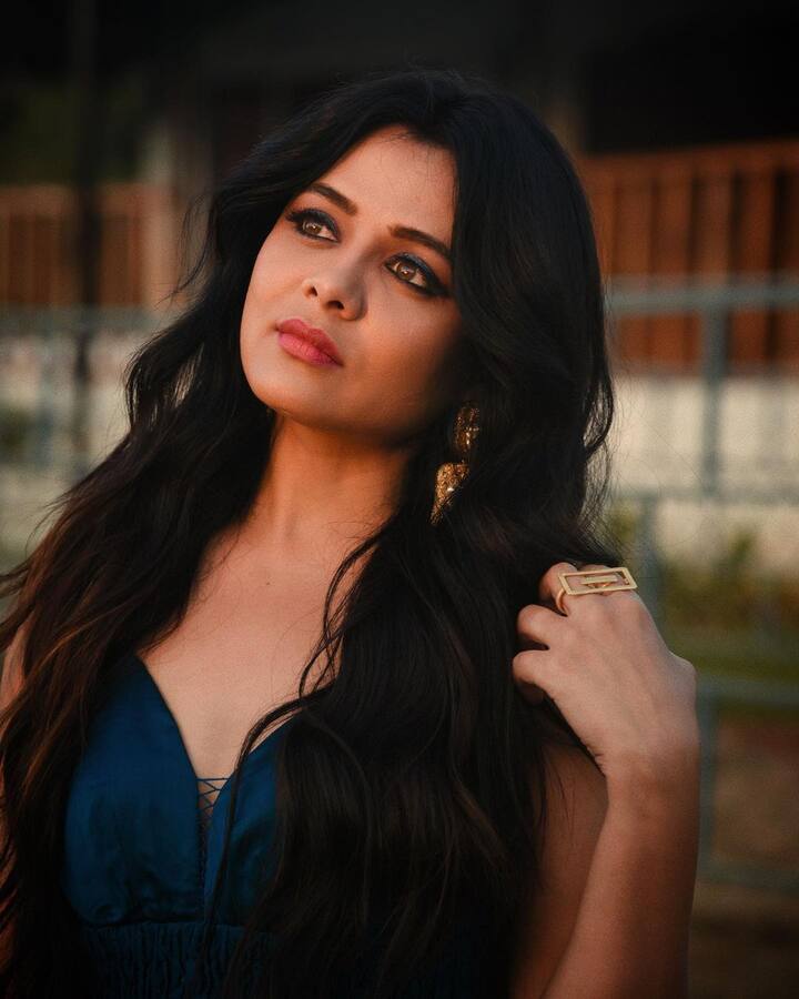 सोशल मिडीयावर तिचा मोठा चाहतावर्ग आहे. (Photo : @prarthana.behere/IG)