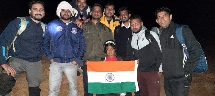 1 तास 56 मिनिटे एवढ्या कमी कालावधीत कळसुबाईचे शिखर पार करणारी स्वरा सर्वात लहान मुलगी ठरली आहे.