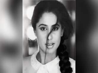 नेशनल अवॉर्ड विनिंग एक्ट्रेस स्मिता पाटेल अपने बेटे प्रतीक के जन्म के कुछ दिन बाद ही ख़त्म हो गई थीं.उनके निधन की वजह चाइल्डबर्थ कॉम्प्लिकेशन थी.