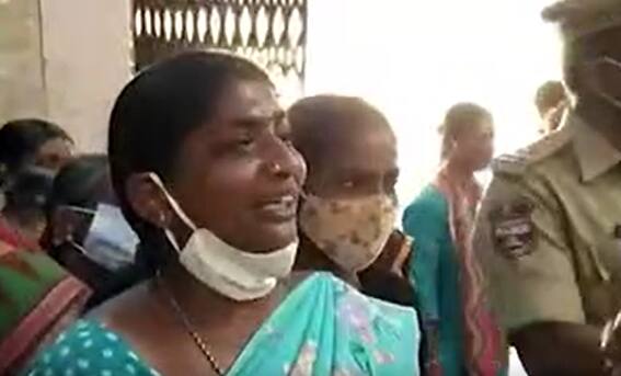 Caste Discrimination in Nizamabad: ఇల్లు, భూమి అమ్మలేదని VDC సభ్యుల వేధింపులు | ABP Desam