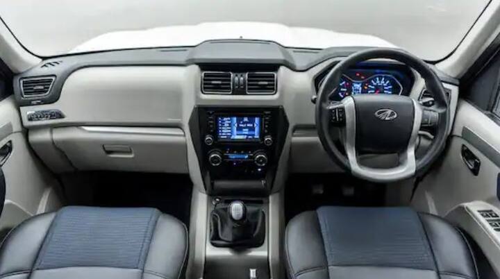 New Gen Mahindra Scorpio: New Generation ਦੀ ਮਹਿੰਦਰਾ ਸਕਾਰਪੀਓ ਇਸ ਸਾਲ ਭਾਰਤ ਵਿੱਚ ਲਾਂਚ ਹੋਣ ਜਾ ਰਹੀ ਹੈ। ਨਵੀਂ SUV ਦੀ ਰੋਡ ਟੈਸਟਿੰਗ ਚੱਲ ਰਹੀ ਹੈ, ਅਤੇ ਇਹ ਮੌਜੂਦਾ ਸੰਸਕਰਣ ਤੋਂ ਵੱਡੀ ਦਿਖਾਈ ਦਿੰਦੀ ਹੈ। ਅਗਲੀ ਪੀੜ੍ਹੀ ਦੇ ਸੰਸਕਰਣ ਵਿੱਚ ਹੋਰ ਵਿਸ਼ੇਸ਼ਤਾਵਾਂ ਦੇ ਨਾਲ-ਨਾਲ ਇੱਕ ਵਧੇਰੇ ਉੱਚਿਤ ਕੈਬਿਨ ਵੀ ਮਿਲੇਗਾ।