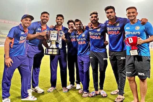 ICC T20 International Rankings Team India India becomes No.1 First Time in Six Years marathi news ICC T20 Rankings : टीम इंडियाने रचला इतिहास! T-20 आंतरराष्ट्रीय क्रमवारीत अव्वल स्थानी