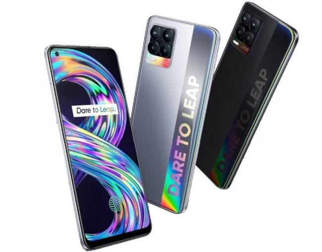 Realme 8 Pro - આ સ્માર્ટફોનમાં 8જીબી રેમની સાથે 128 જીબીની ઇન્ટરનલ મેમરી આપવામાં આવી છે. આમાં 6.4 ઇંચની ડિસ્પ્લે છે. ફોનમાં ક્વાડ રિયર કેમેરા સેટઅપ આપવામાં આવ્યો છે. આમાં પ્રાઇમરી રિયર કેમેરો 108 મેગાપિક્સલનો છે, વળી ફોટોગ્રાફી અને વીડિયો કૉલિંગ માટે 16 મેગાપિક્સલનો કેમેરો આપવામાં આવ્યો છે. ફોનમાં 4500 mAhની બેટરી આપવામાં આવી છે. ફ્લિપકાર્ટ પર આની કિંમત 17999 રૂપિયા છે.