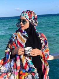 शादी के बाद Sana Khan ने अपनाया हिजाब? जानिए सच