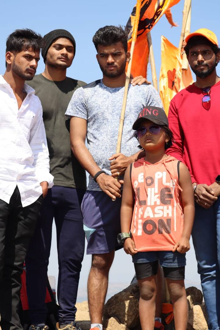 कळसुबाई शिखराची उंची ही 1 हजार 46  मीटर आहे. हे शिखर महाराष्ट्रातील सर्वात उंच शिखर आहे