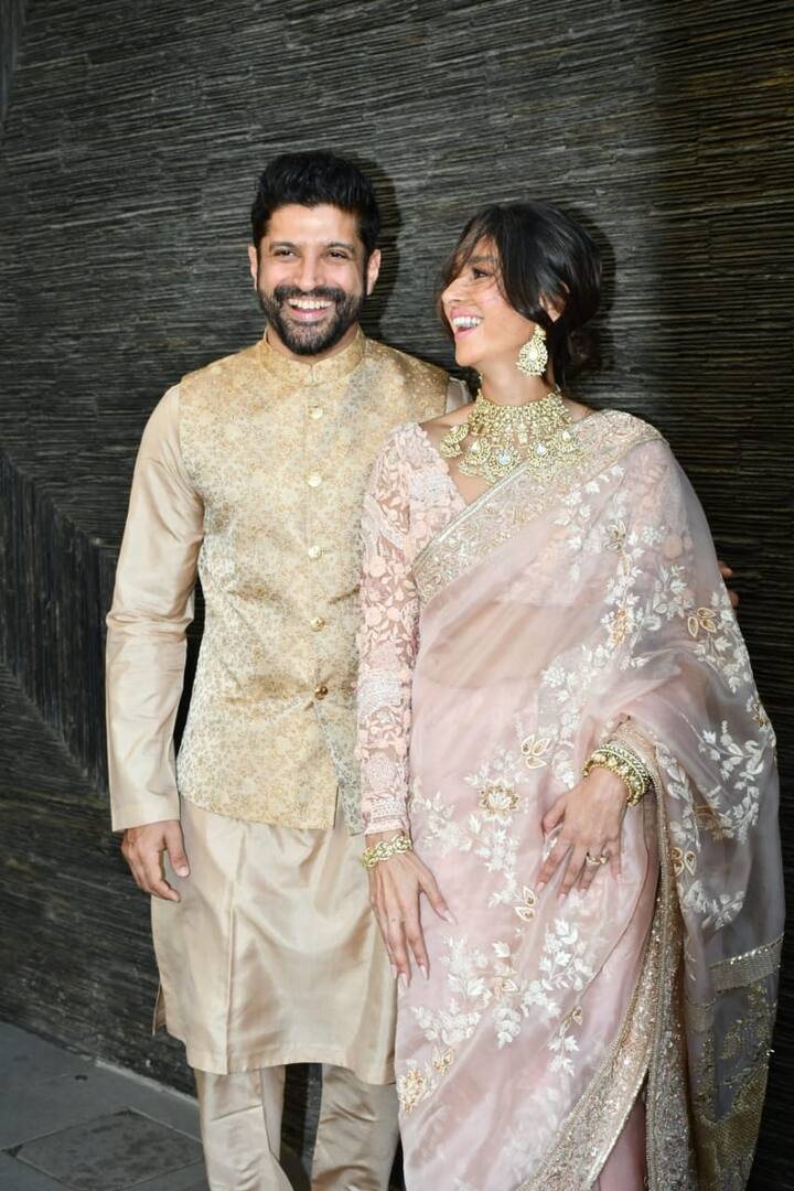 Farhan Akhtar and Shibani Dandekar are the new couple in town. The love-struck duo tied-the-knot on February 19 in an intimate ceremony at his ancestral farmhouse in Khandala.
