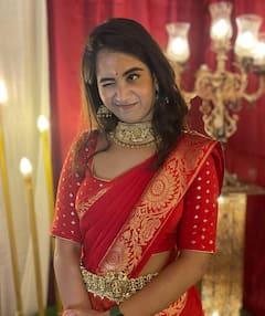 Deepthi Sunaina: దీప్తి సునయన కన్నుగీటితే ఫ్యాన్స్ పడిపోవాల్సిందే