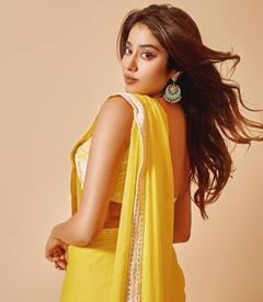 Janhvi Kapoor: పసుపు రంగు చీరలో బంతిపువ్వులా ముద్దొస్తున్న జాన్వీ