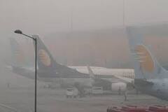 Airport Fog Effect: কুয়াশায় কমল দৃশ্যমানতা, কলকাতা বিমানবন্দরে ৫ ঘণ্টা বন্ধ পরিষেবা|Bangla News