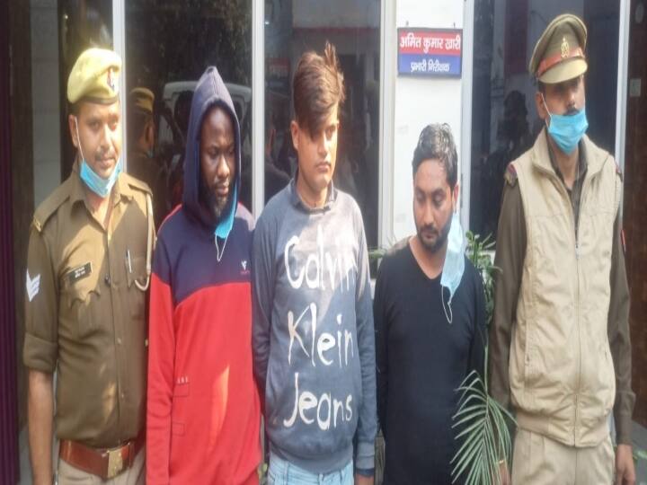 Delhi News: सोशल मीडिया पर लड़की बन पहले सैकड़ों लोगों से की दोस्ती, फिर ठगे लाखों रुपये, पुलिस ने ऐसे पकड़ा गैंग Becoming a girl on social media, first befriended hundreds of people, then cheated lakhs of rupees ann Delhi News: सोशल मीडिया पर लड़की बन पहले सैकड़ों लोगों से की दोस्ती, फिर ठगे लाखों रुपये, पुलिस ने ऐसे पकड़ा गैंग