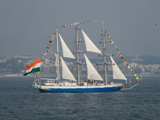 Indian Navy में हो रही है कई पदों पर बंपर भर्ती, 12वीं पास के लिए अच्छा मौका, सेलेक्शन प्रोसेस भी है आसान