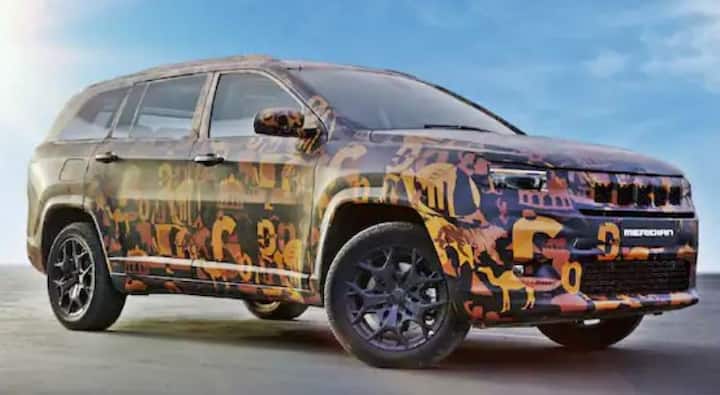 Jeep Meridian: ਜੀਪ ਨੇ ਹਾਲ ਹੀ ਵਿੱਚ ਭਾਰਤੀ ਬਾਜ਼ਾਰ ਲਈ ਮੈਰੀਡੀਅਨ ਤਿੰਨ-ਦਰਵਾਜ਼ੇ ਵਾਲੀ SUV ਨੂੰ ਟੀਜ਼ ਕੀਤਾ ਹੈ, ਜੋ ਕਿ 2022 ਦੇ ਅੱਧ ਵਿੱਚ ਲਾਂਚ ਹੋਣ ਦੀ ਉਮੀਦ ਹੈ। ਇਹ ਕੰਪਾਸ ਦੇ ਸਮਾਨ ਪਲੇਟਫਾਰਮ 'ਤੇ ਅਧਾਰਤ ਹੈ, ਪਰ ਸੀਟਾਂ ਦੀ ਇੱਕ ਕਤਾਰ ਨਾਲ ਵਧੇਰੇ ਹੈ। ਦੋਵਾਂ SUV ਦਾ ਬਾਹਰੀ ਡਿਜ਼ਾਈਨ ਵੱਖ-ਵੱਖ ਹੋਵੇਗਾ, ਹਾਲਾਂਕਿ ਅੰਦਰੂਨੀ ਸਟਾਈਲਿੰਗ ਬਹੁਤ ਸਮਾਨ ਹੋ ਸਕਦੀ ਹੈ। ਇਹ 7 ਸੀਟਰ SUV ਹੋਣ ਜਾ ਰਹੀ ਹੈ।