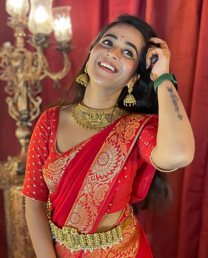 దీప్తి సునయన ఫోటోలు  -Image credit: Deepthi Sunaina/Instagram