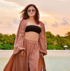 રશ્મિ દેસાઈ દરેક લૂકમાં લાગે છે હોટ, તસવીરો જોઈ ફેન્સ પણ ચોંક્યા