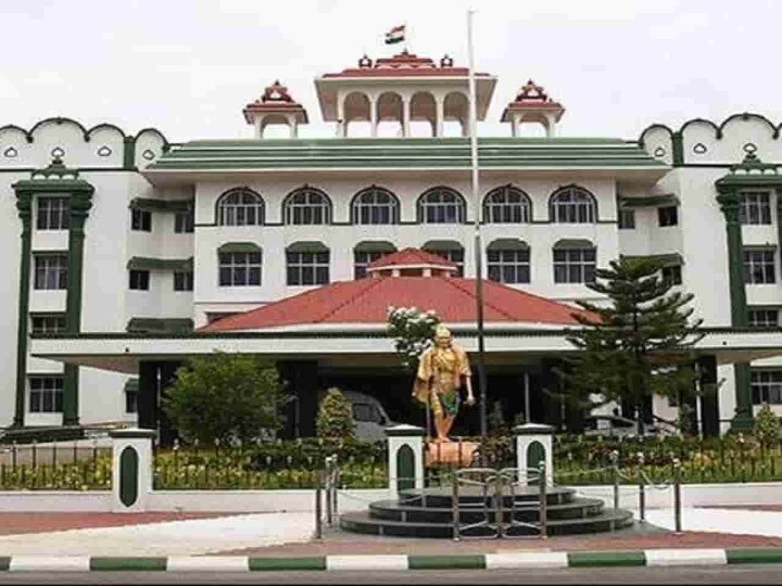 Madurai High Court : 'வழக்குத் தொடர்வதிலும் ஆள்மாறாட்டம்' சட்டத்தின் ஓட்டைகளை அடைக்க கல்லல் மணிவாசக நிலைய வழக்கில் சவுக்கெடுக்குமா உயர்நீதிமன்றம்..?