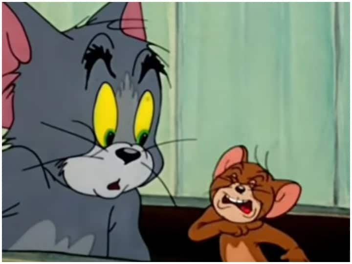 The pair of Tom and Jerry rocked Pushpa hit song and scene  टॉम एंड जेरी की जोड़ी ने पुष्पा के हिट सॉन्ग और सीन पर मचाया धमाल, वीडियो पर आया लाखों का दिल