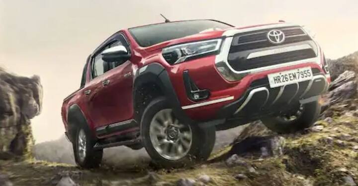 Toyota Hilux: Toyota Hilux ਨੂੰ ਭਾਰਤੀ ਬਾਜ਼ਾਰ ਵਿੱਚ ਪਿਛਲੇ ਮਹੀਨੇ ਪੇਸ਼ ਕੀਤਾ ਗਿਆ ਸੀ ਅਤੇ ਇਸਦੀ ਕੀਮਤ ਮਾਰਚ ਵਿੱਚ ਐਲਾਨੀ ਜਾਣੀ ਹੈ।ਲਾਈਫਸਟਾਈਲ ਪਿਕਅੱਪ ਟਰੱਕ ਦੀ ਕੀਮਤ 30 ਲੱਖ ਰੁਪਏ ਤੋਂ ਲੈ ਕੇ ਰੁਪਏ ਤੱਕ ਹੈ ਤੇ ਇਸ ਦੇ 35 ਲੱਖ ਰੁਪਏ (ਐਕਸ-ਸ਼ੋਰੂਮ) ਦੇ ਵਿਚਕਾਰ ਹੋਣ ਦੀ ਉਮੀਦ ਹੈ।ਇਸਨੂੰ Isuzu D-Max V-Cross ਦਾ ਉੱਚ ਪੱਧਰੀ ਵਿਰੋਧੀ ਮੰਨਿਆ ਜਾ ਰਿਹਾ ਹੈ।