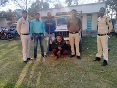 Chhattisgarh News: अवैध कोयला कारोबार पर छत्तीसगढ़ पुलिस हुई सख्त, डेढ़ टन कोयला के साथ पिकअप सवार को किया गिरफ्तार