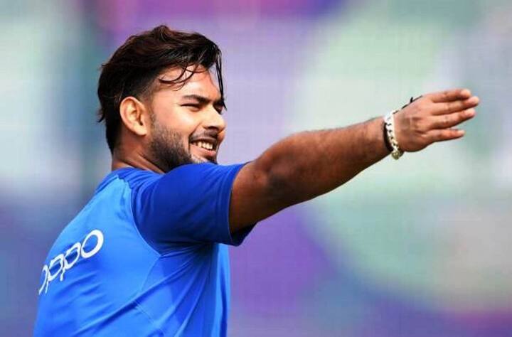 Rishabh Pant and Isha Negi: શ્રીલંકા વિરુદ્ધ ટી20 તથા ટેસ્ટ સીરીઝ માટે શનિવારે ટીમ ઇન્ડિયાની જાહેરાત કરવામાં આવી હતી. વિકેટકીપર બેટ્સમને ઋષભ પંત ટી20 સીરીઝનો ભાગ નહીં હોય. જેને બીસીસીઆઇએ આરામ આપ્યો છે, એટલુ જ નહીં વેસ્ટ ઇન્ડિઝ વિરુદ્ધ ત્રીજી ટી20 મેચમાં પણ ન હતો રમ્યો.
