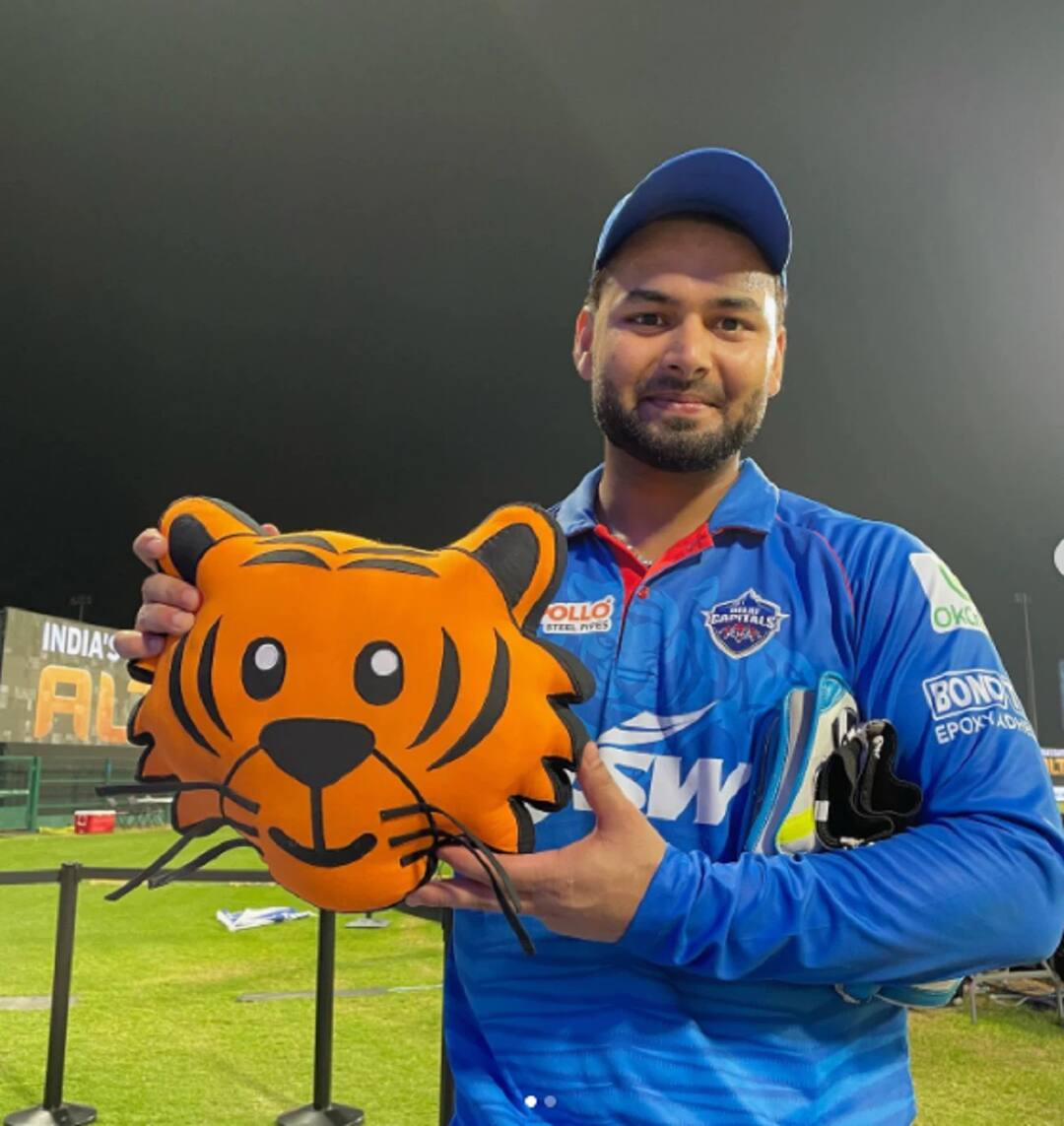 isha negi birthday : rishabh pant special wishing to his girlfriend isha negi ઋષભ પંતની 'ગર્લફ્રેન્ડ' ઇશા નેગીનો બર્થડે, સ્પેશ્યલ તસવીર શેર કરીને પંતે કર્યુ વિશ