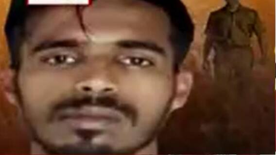 Anish Khan murder : আনিস-মৃত্যুর প্রতিবাদে কলেজ স্ট্রিটে SFI ও AIDSO-র বিক্ষোভ। Bangla News