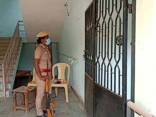 நாளை வெளியாகும் உள்ளாட்சி தேர்தல் முடிவுகள் - கரூரில் வாக்குப்பதிவு இயந்திரங்களுக்கு தீவிர பாதுகாப்பு