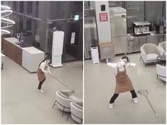 गाने की धुन में ऐसी डूबी ये लड़की कि काम छोड़कर करने लगी ये हरकत, मालिक भी देखकर चौंक गया